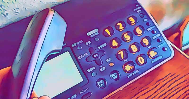 auひかりにするなら、おうちの固定電話も一緒に替えた方がお得です